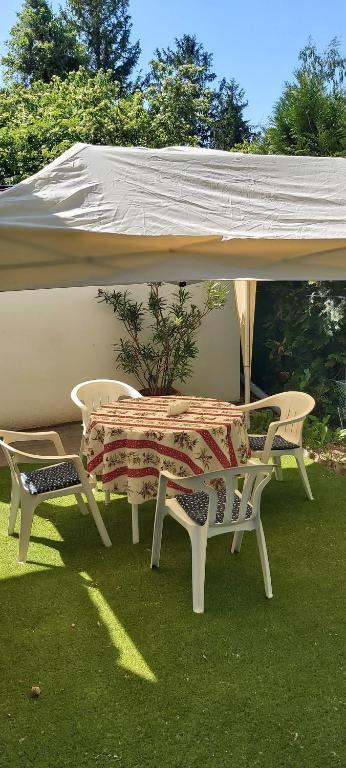 Zahrada ubytování Vidra Apartman- Zamárdi