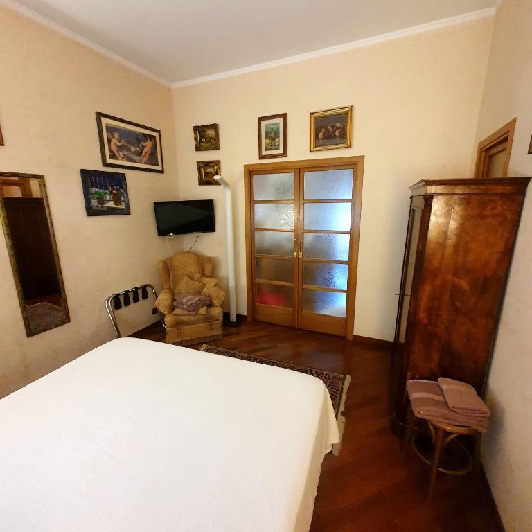 Mary Grace house - Three-Bedroom Apartment