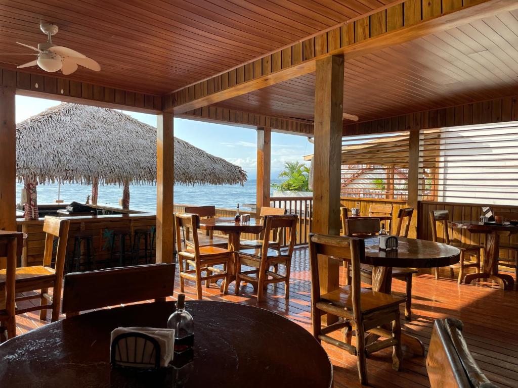 Hoteles en bocas del toro isla colon, Panamá 578887165