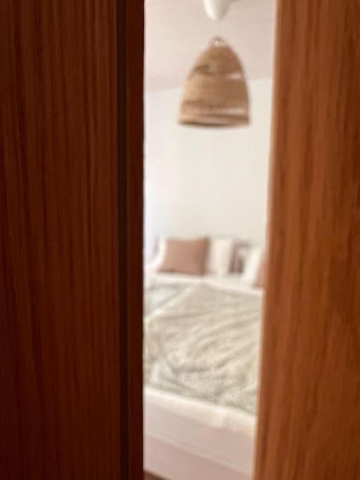 Postel nebo postele na pokoji v ubytování Wunderschöne Wohnung in perfekter Lage