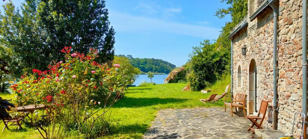 Landskap semula jadi dekat dengan rumah percutian