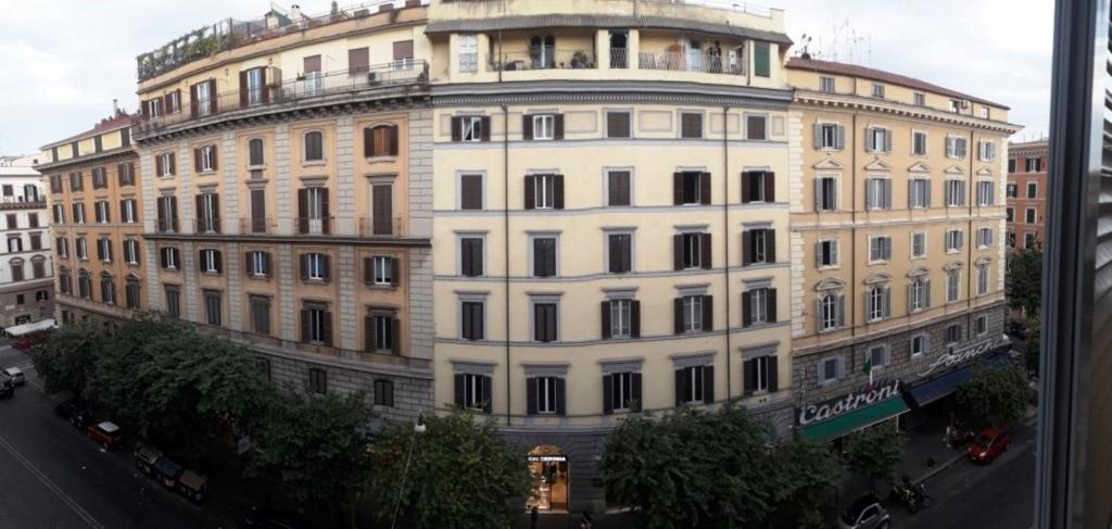 The building in which a vendégházakat is located