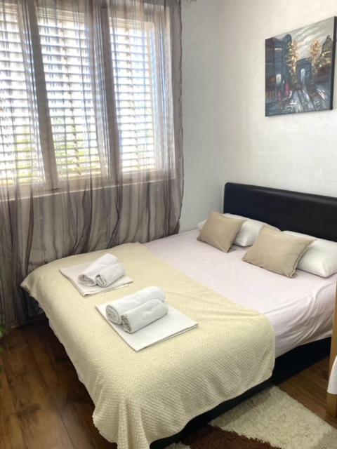 Postel nebo postele na pokoji v ubytování SOL guest house