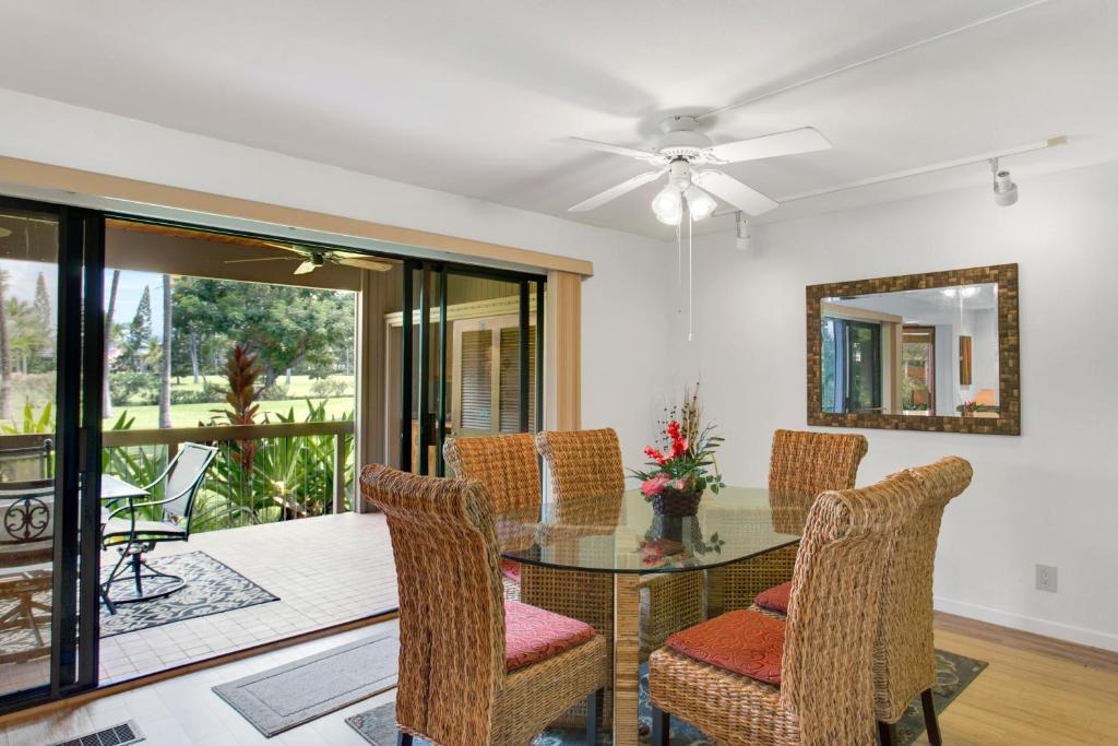 Castle Kanaloa at Kona - Vista De Calle De Dos Dormitorios