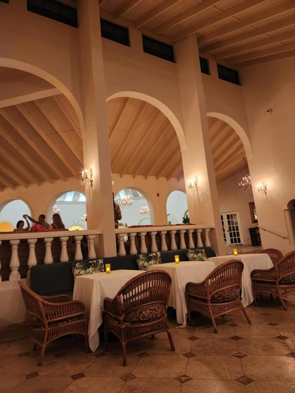 Restaurace v ubytování Coco Reef Bermuda