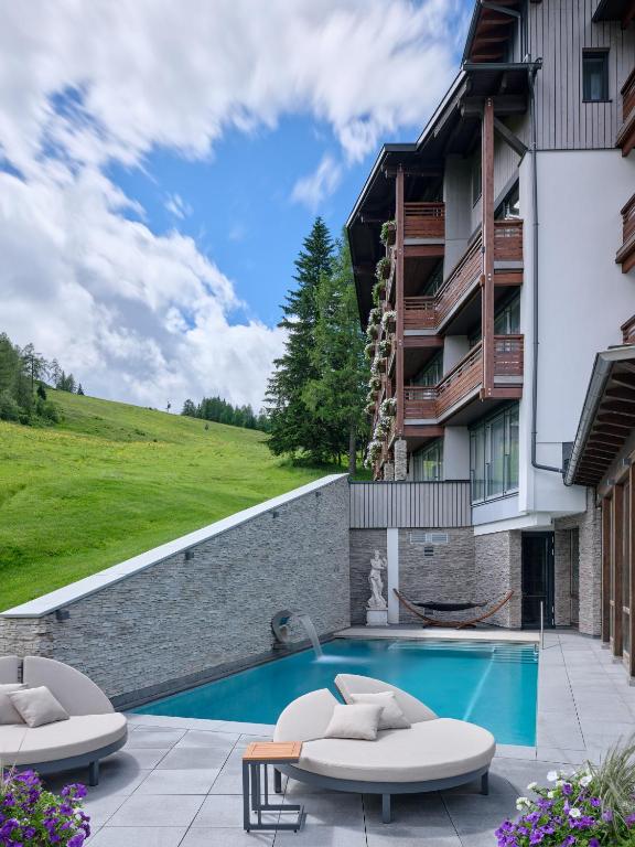 Bazén v ubytování Hotel Wulfenia 4S - Adults Only nebo v jeho okolí