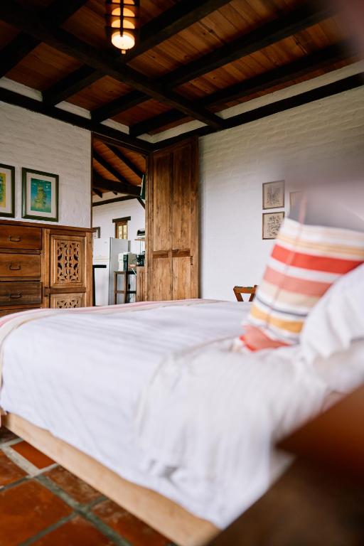Una cama o camas en una habitación de Eucaliptus Spa Resort