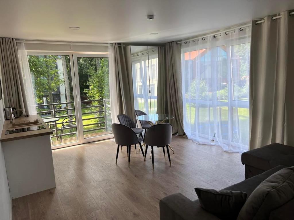 Svetainės erdvė apgyvendinimo įstaigoje Seaside apartments 4