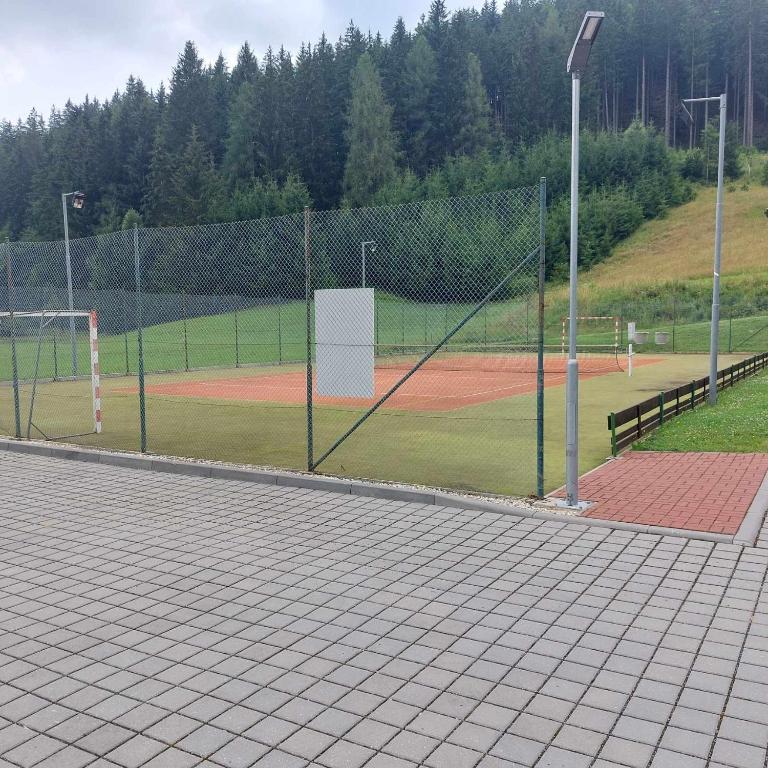 Tenis a/nebo squash v ubytování Apartmány u Ivanky, Polanský dvůr 1149 nebo okolí