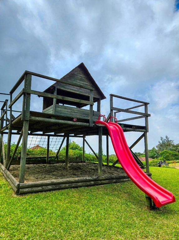 Zona de juegos para niños en Eucaliptus Spa Resort