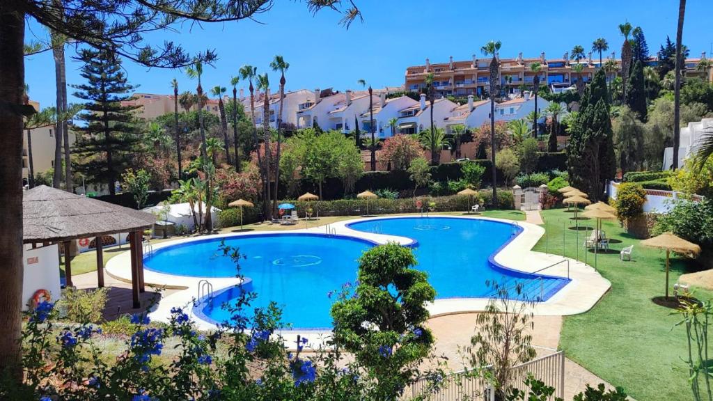 Benalgolf/Penthouse with Wonderful Sea Views