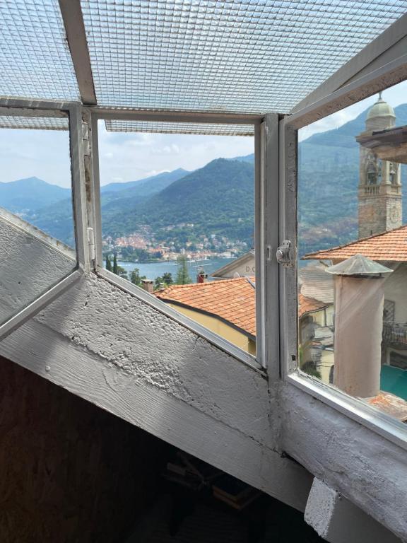 Nespecifikovaný výhled na hory nebo výhled na hory při pohledu z apartmánu