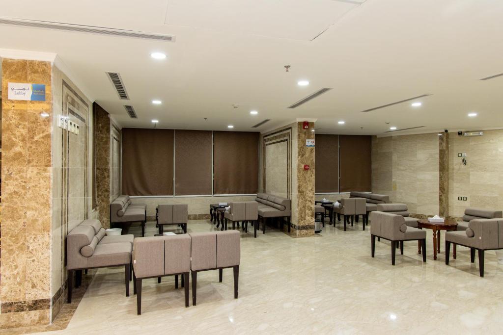 Posezení v ubytování Mahd Al Resala 3 Hotel - فندق مهد الرسالة 3