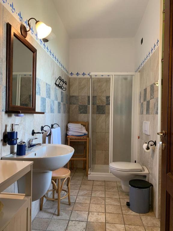 Koupelna v ubytování Agriturismo Cascina Anrì