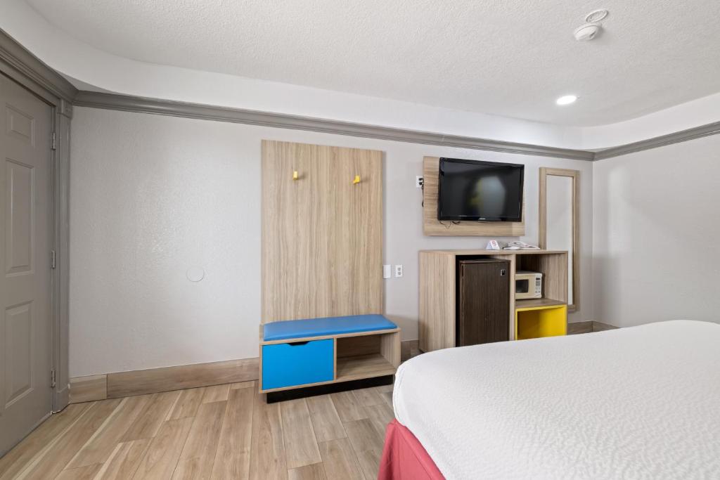 Days Inn by Wyndham Kenedy Karnes City - King Room - No Fumadores