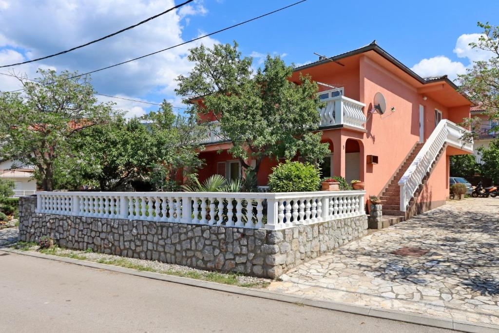 Budova, v ktorej sa apartmán nachádza