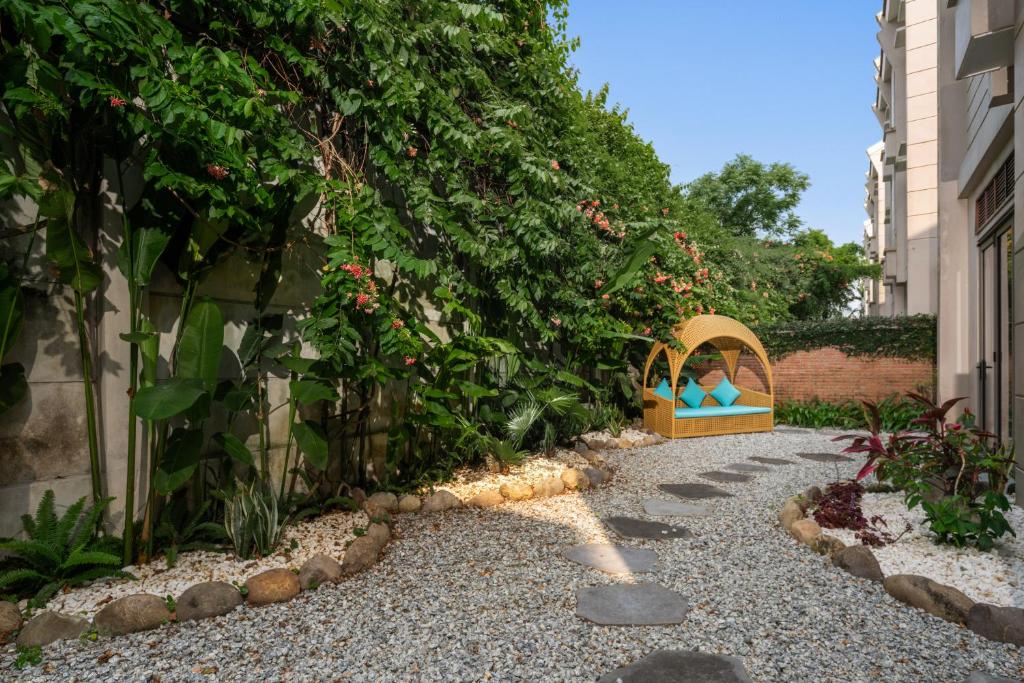 Family 2 Bedrooms Private Garden and Bathtub