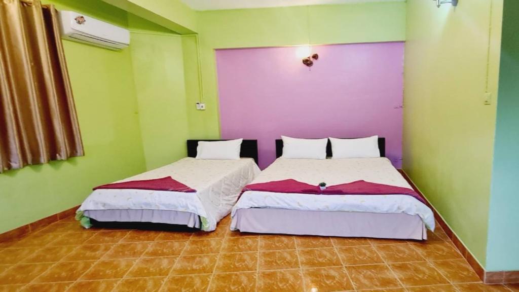 Royal Land Mae Klong Hotel - Triple Room