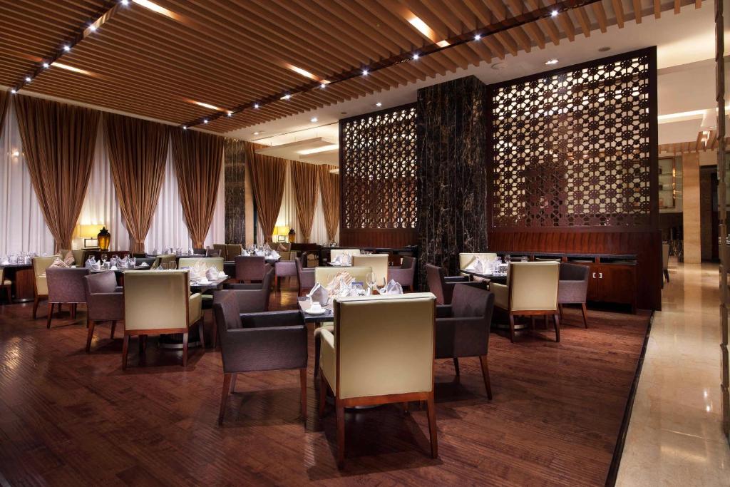 Restaurace v ubytování Shanghai Yuehua Hotel