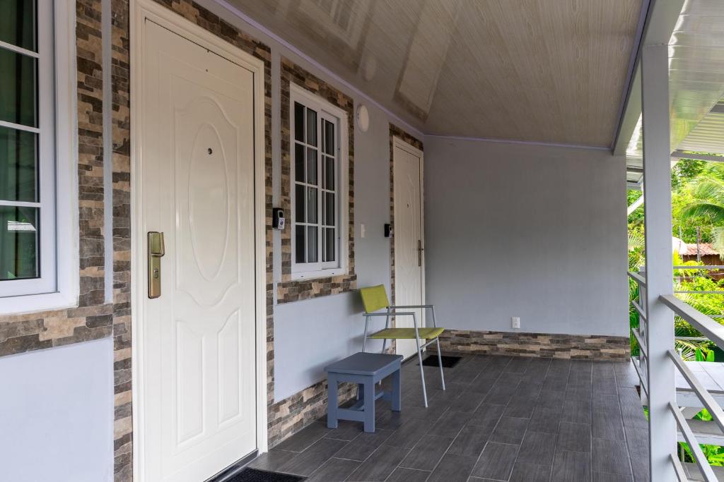 Balkón nebo terasa v ubytování Villas Cozy Sloth
