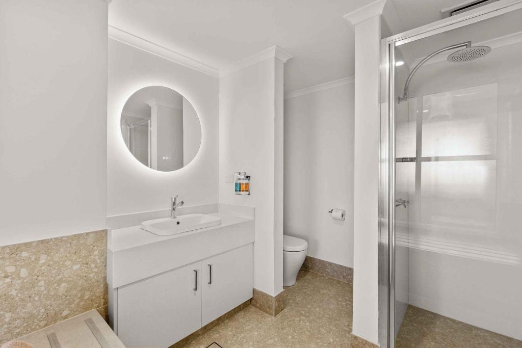 Koupelna v ubytování Moonlight Bay Suites