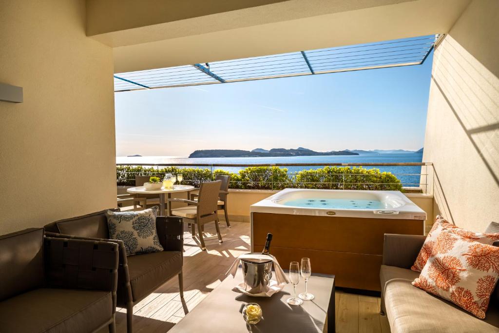 President Hotel, Valamar Collection - V Level Suite For 2+2 With Jacuzzi