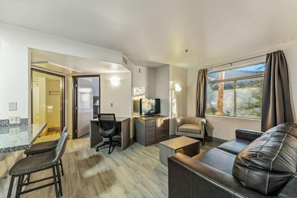 Posezení v ubytování Chandler 2 bd 1 ba apartment Lux2
