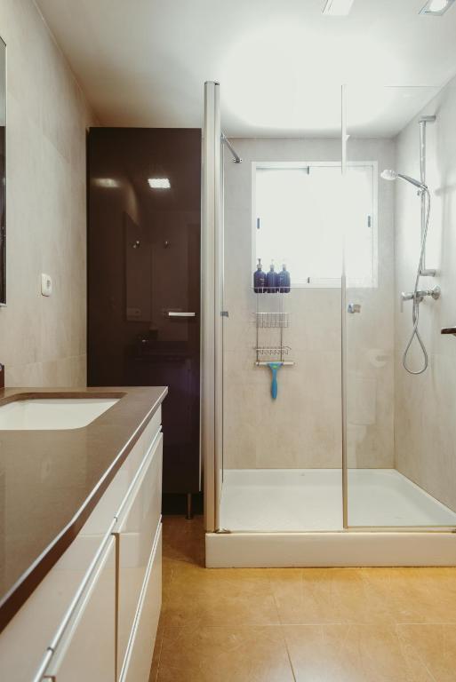 A bathroom at El Gran Azul - Altea