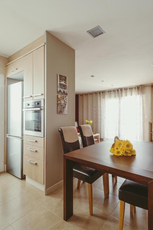 A kitchen or kitchenette at El Gran Azul - Altea