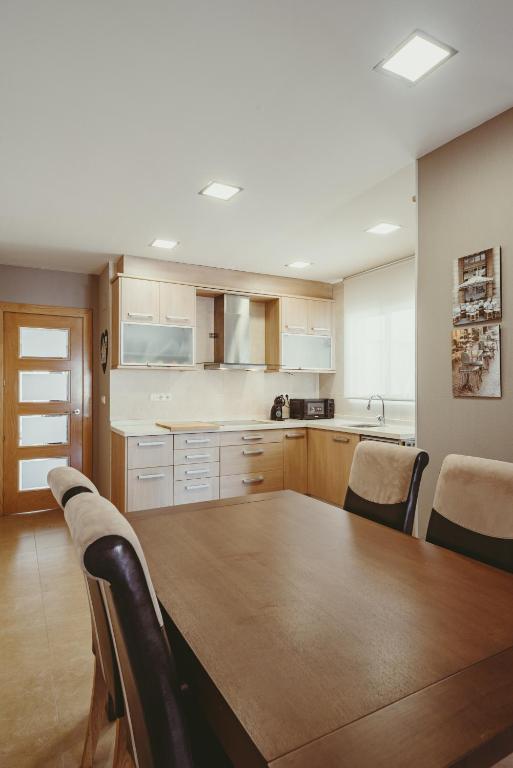A kitchen or kitchenette at El Gran Azul - Altea