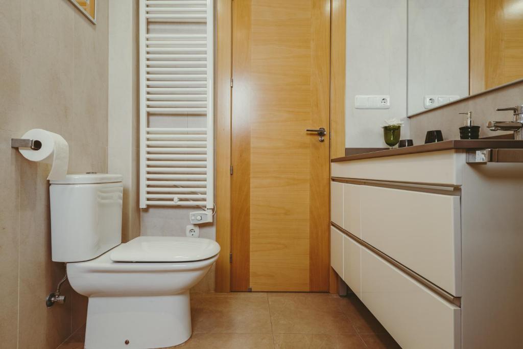 A bathroom at El Gran Azul - Altea