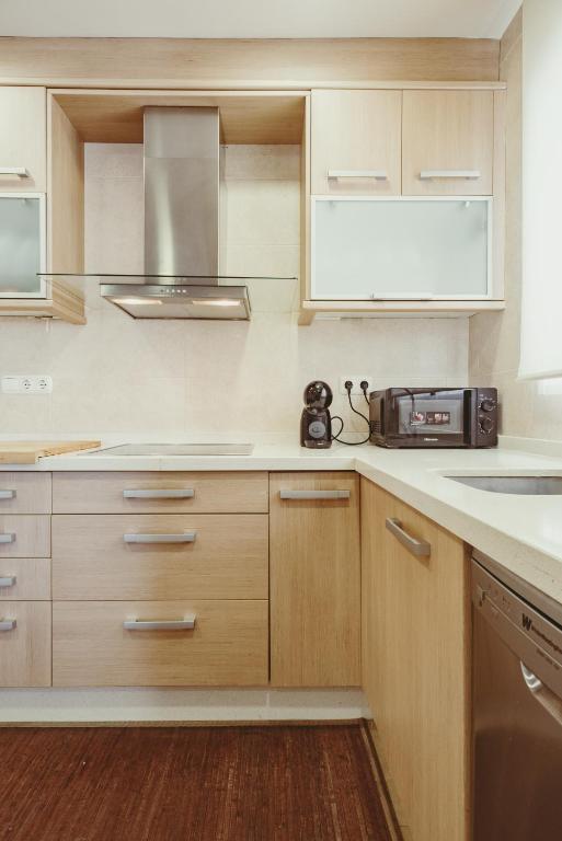 A kitchen or kitchenette at El Gran Azul - Altea