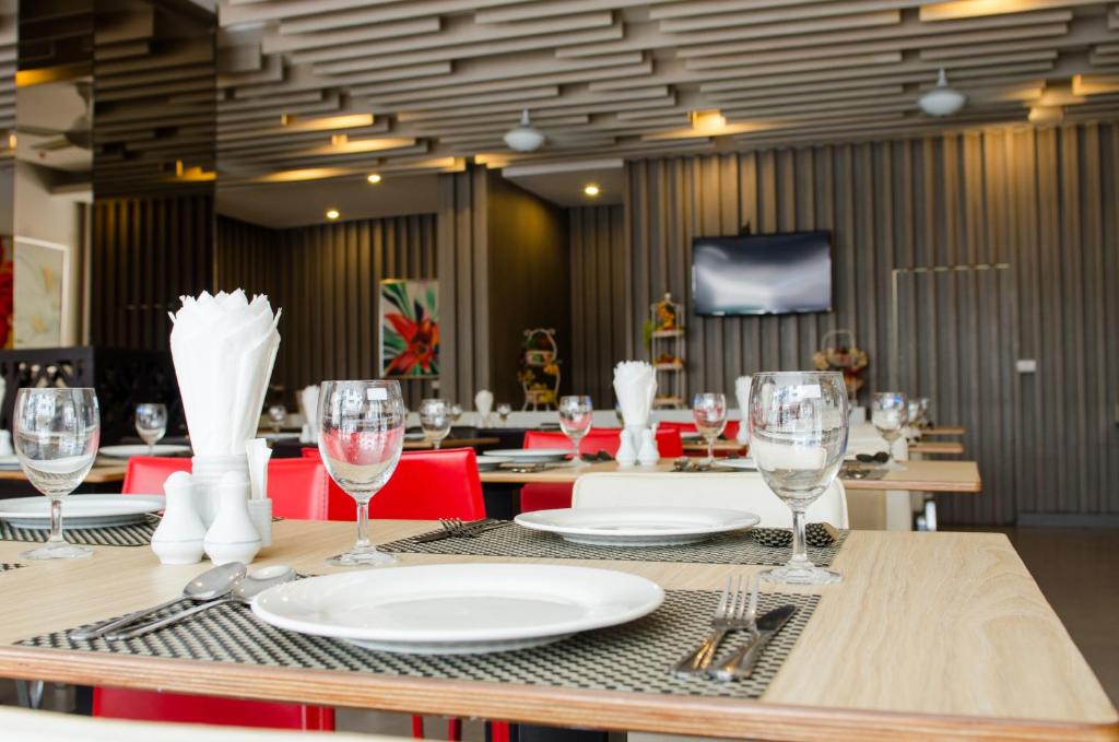 Mirage Express Patong Phuket Hotel - Resim 17