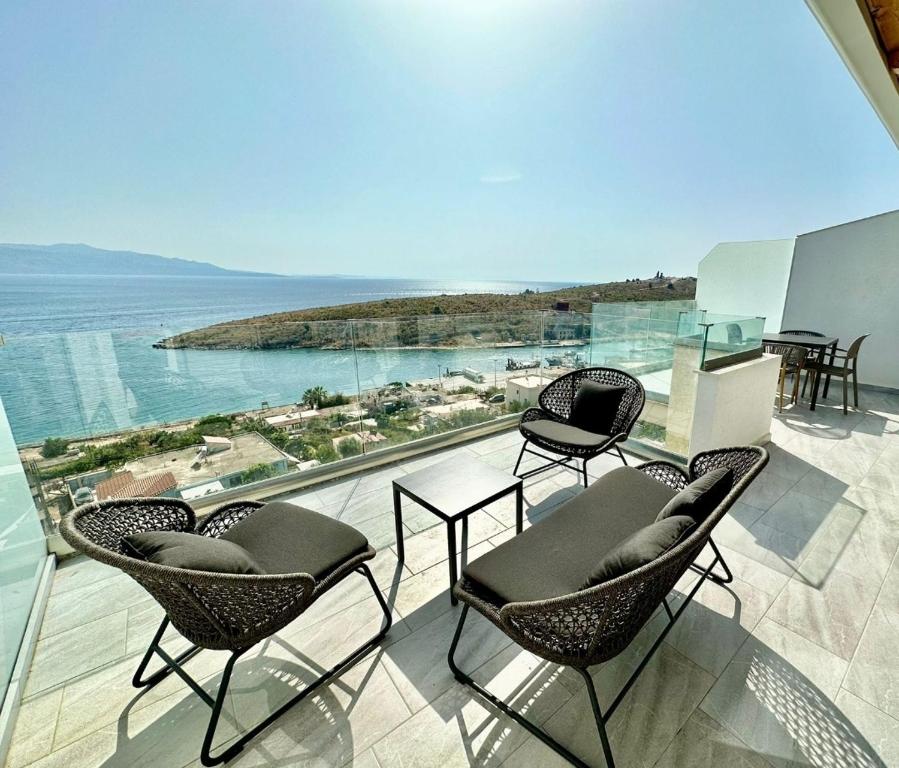 Penthouse Sea view Apartments