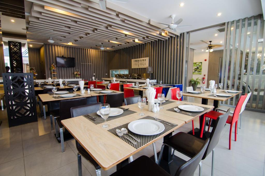 Mirage Express Patong Phuket Hotel - Resim 38