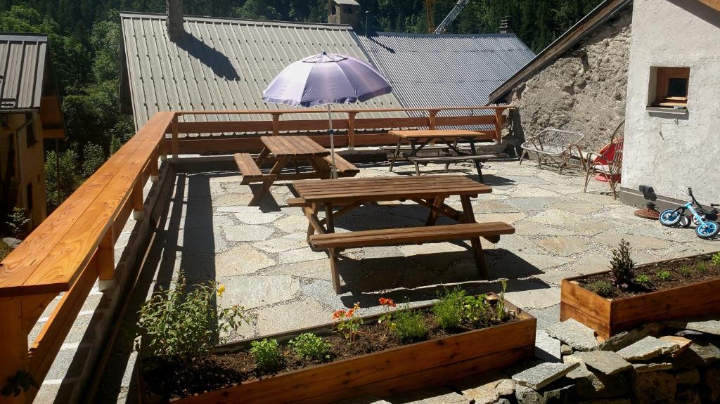 Patio nebo venkovní prostory v ubytování Chambres au CampdeBase