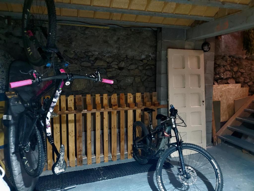 Jízda na kole v ubytování Chambres au CampdeBase nebo okolí