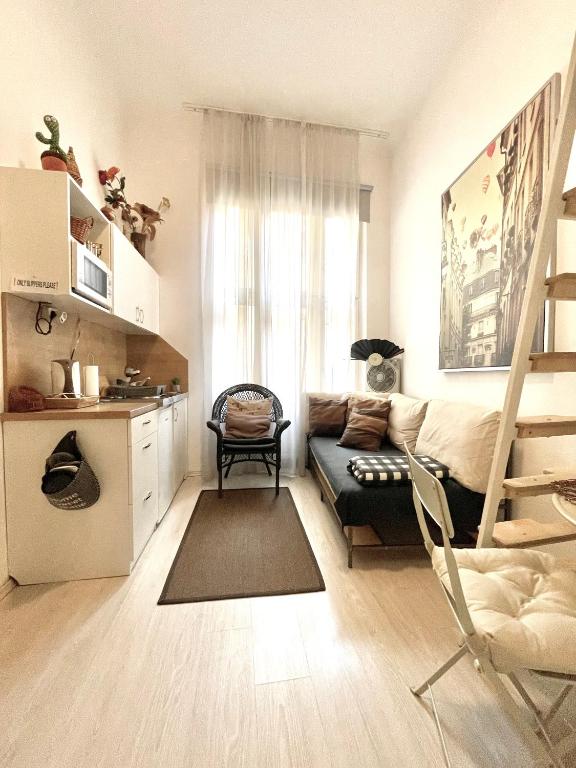 Kuchyňa alebo kuchynka v ubytovaní Junior Orange Apartment next to Danube