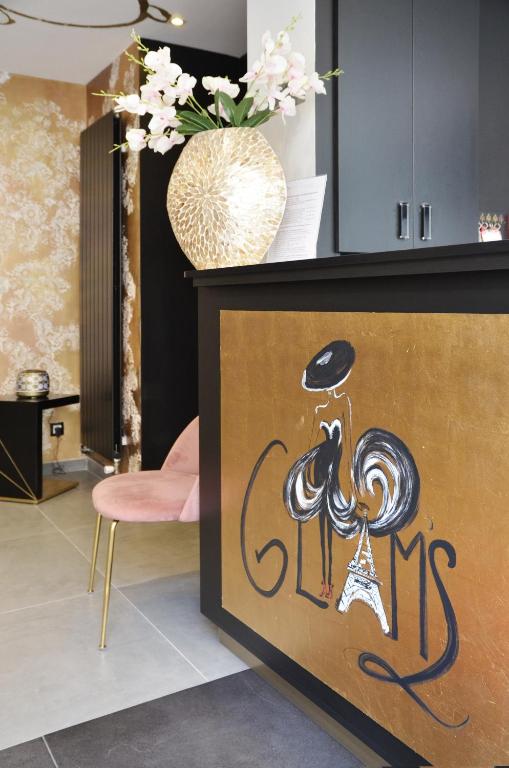 Le Glam's Hotel - Resim 18