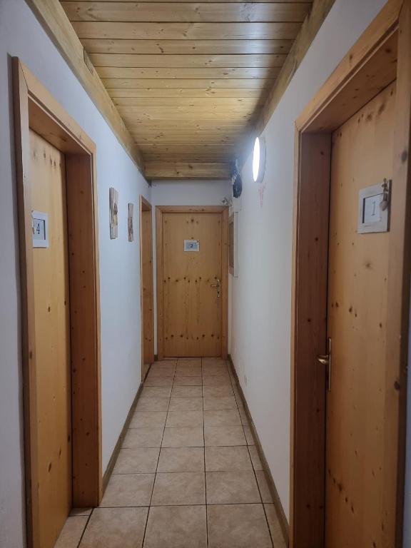 Fotografie z fotogalerie ubytování Camera Adamello 1 v destinaci Pinzolo