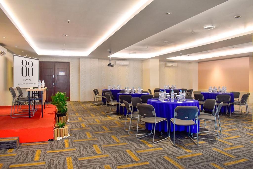 Setusvæði á Hotel 88 Embong Malang Tunjungan Surabaya by WH - Breakfast with The Best View on The Highest Floor and Strategic Location in The City Center