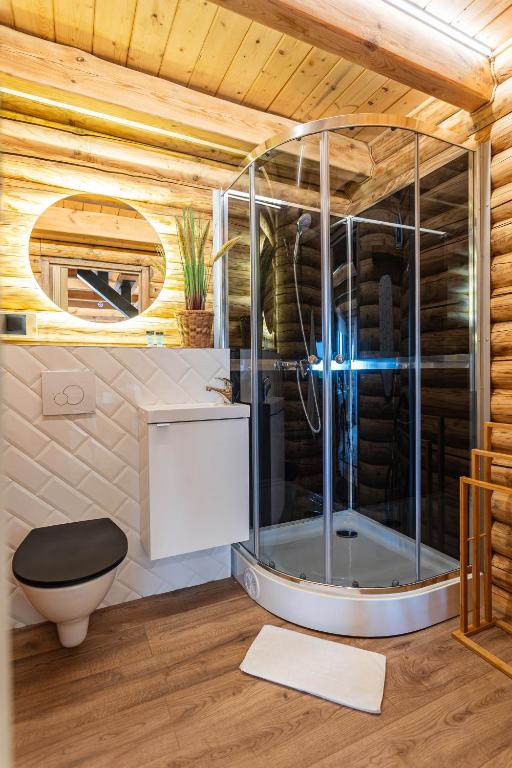 Koupelna v ubytování Slowly Glamping Osada Nad Wodą