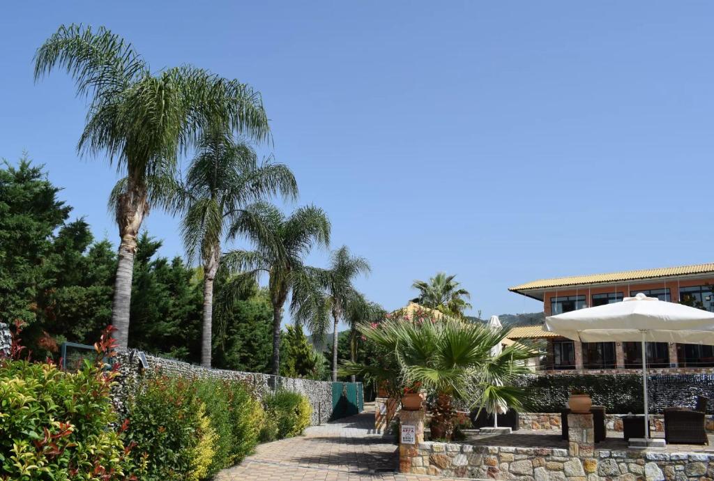 Zahrada ubytování Almyra Holiday Village