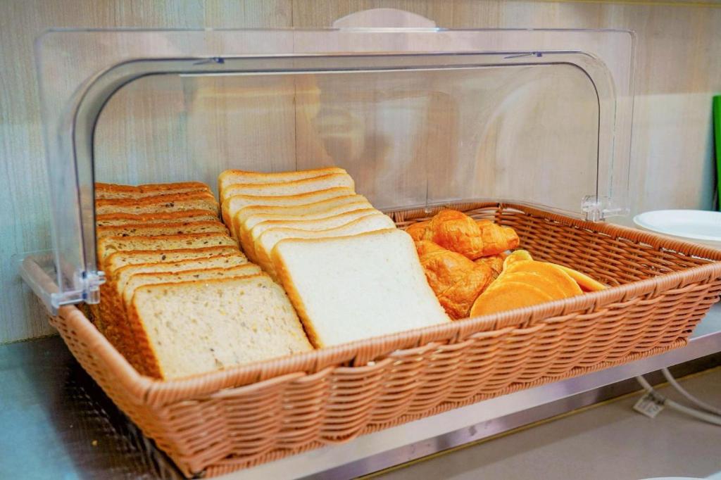 ホテルの敷地内または近くでの食事または食べ物