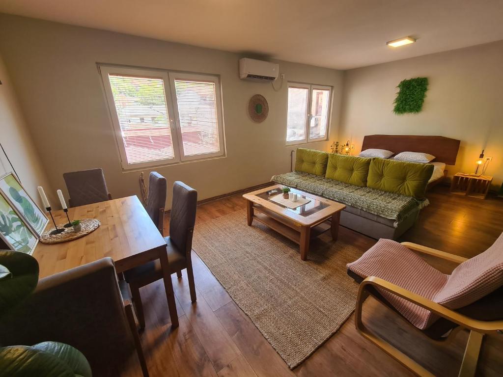 Posezení v ubytování Veljanov Apartment 1
