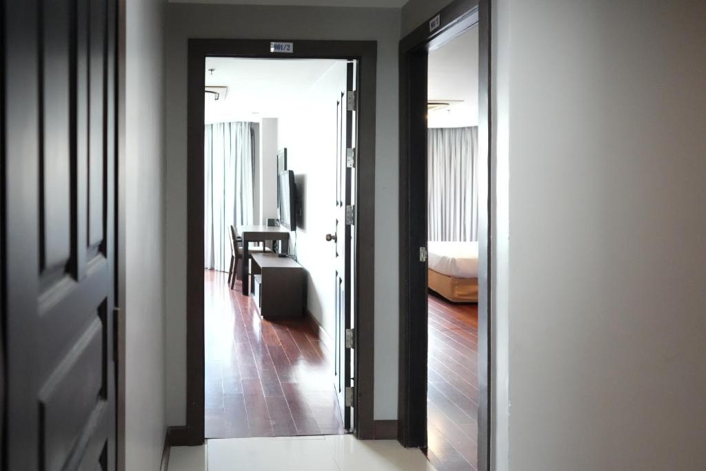 Royal Suite Hotel Bangkok - Resim 32