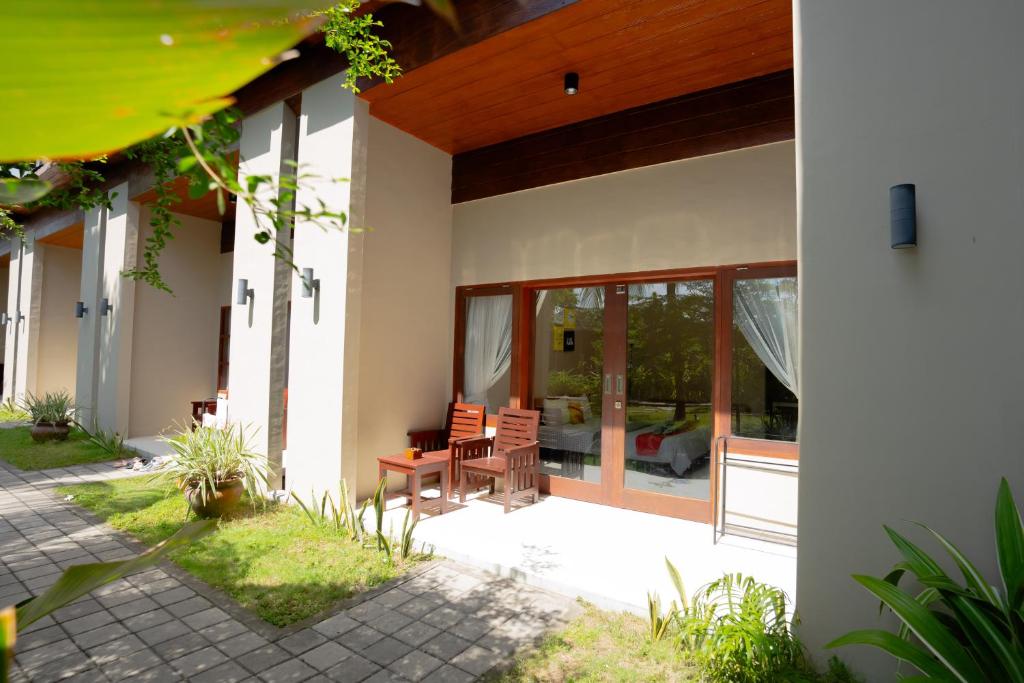 RedDoorz Syariah near Lombok Epicentrum Mall - Habitación De Lujo