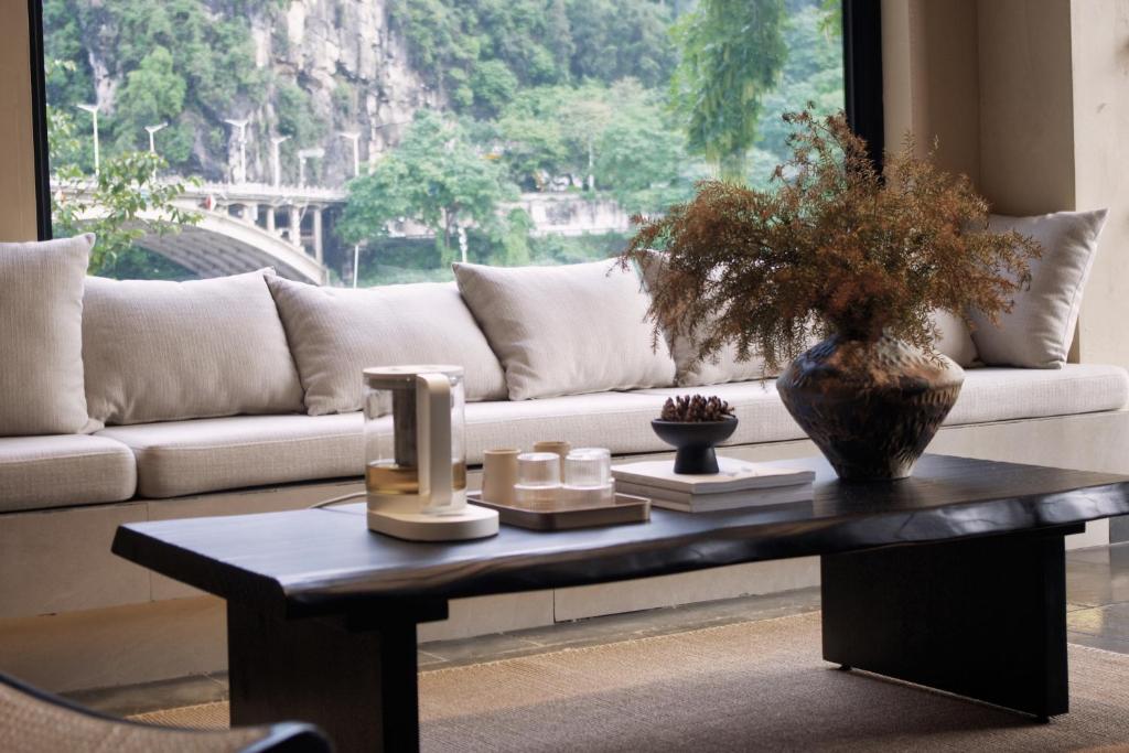 Posezení v ubytování Yangshuo Lutong Hotel