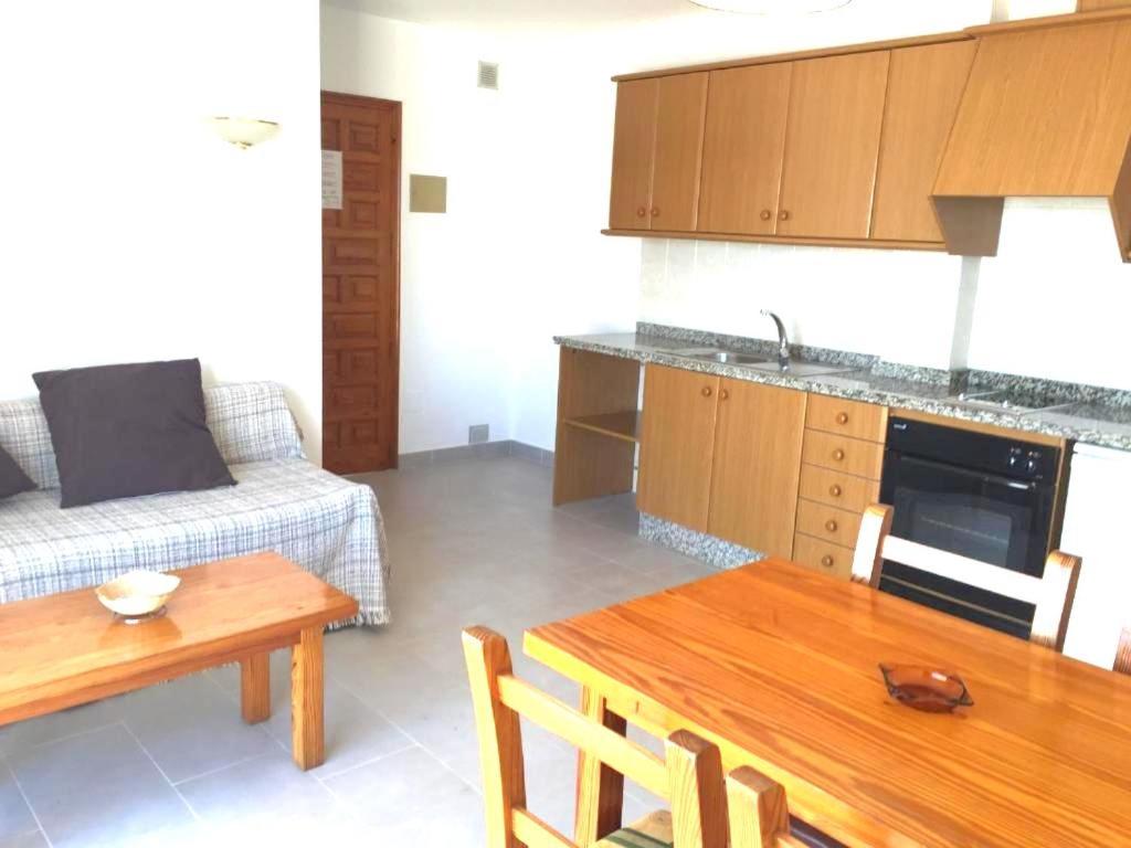 Kuchyň nebo kuchyňský kout v ubytování Apartamentos Mar i Vent Puerto de La Savina Formentera