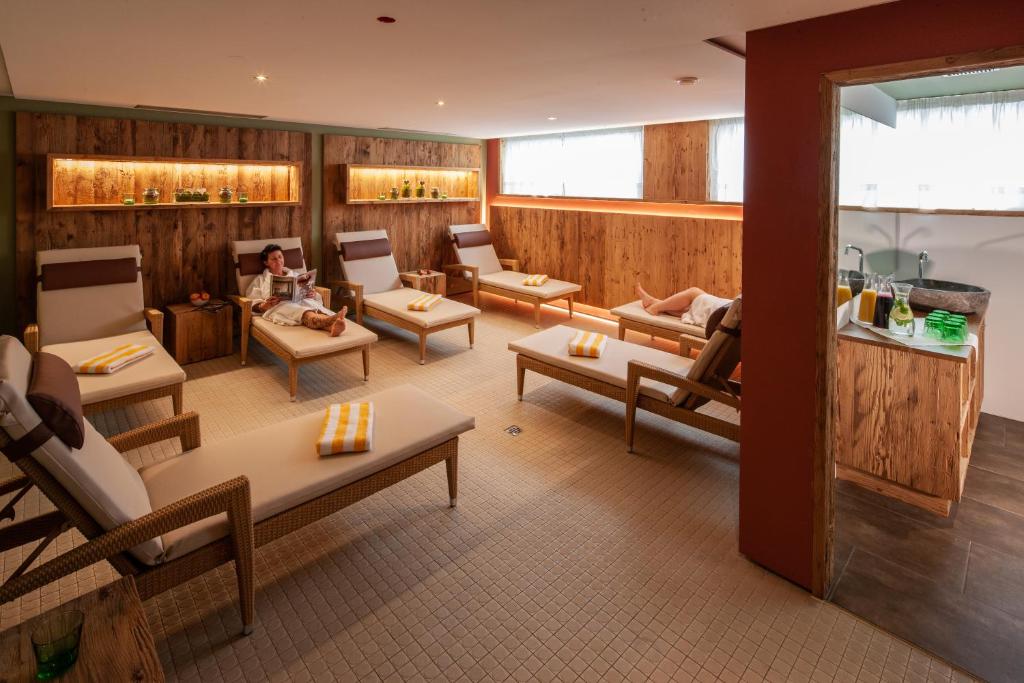 A seating area at Hotel Kanisfluh